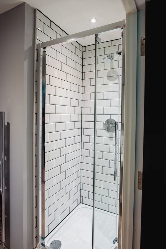 Flat E, 25 Lister Gate - Luxury 5 Bed City Centre Apartment - Thumbnail 21
